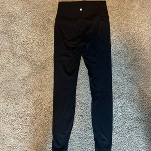 Lululemon leggings size 6( wonder unders )